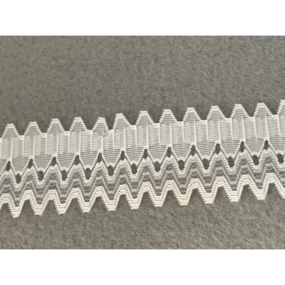 Vintage White Zigzag Lace Trim 1.75" wide 1 yard Long Sewing Craft Supply - Picture 1 of 4